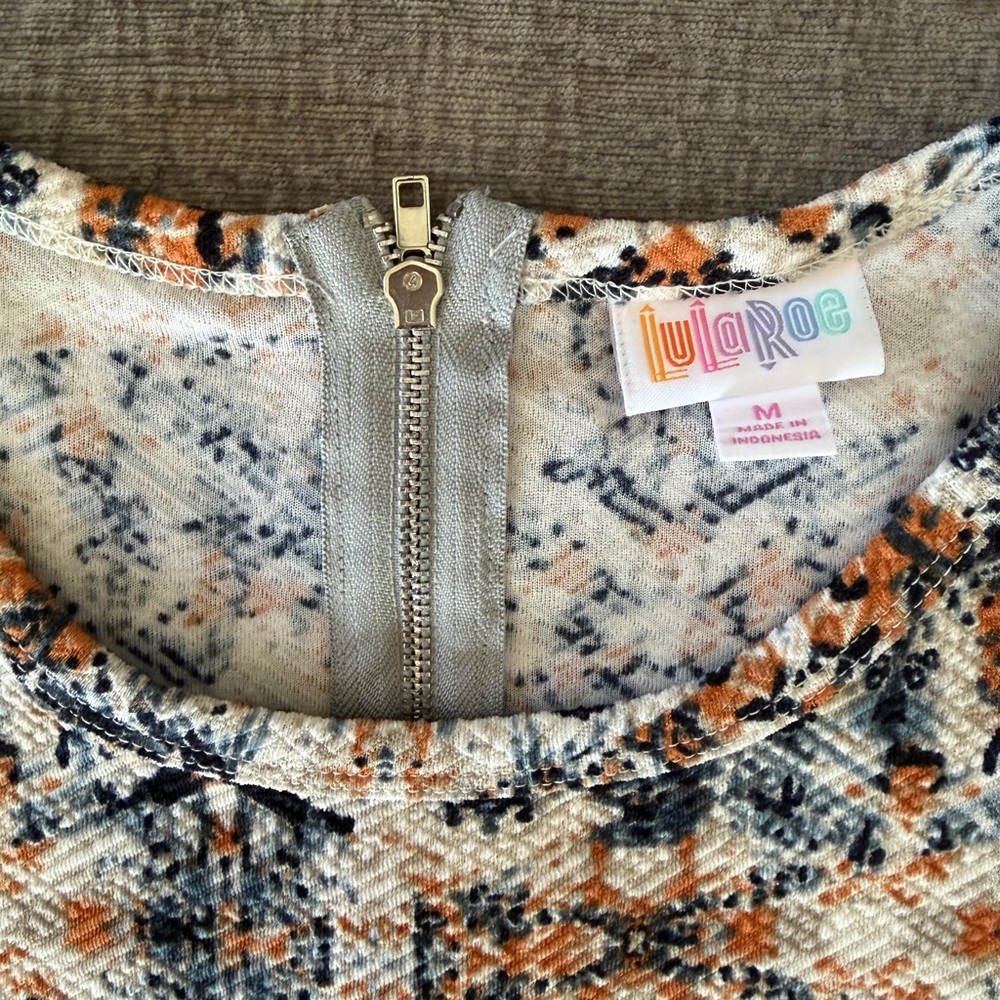 LulaRoe Women’s textured Patterned Dress size Medium - Picture 2 of 7